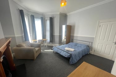 5 bed house, Chaddlewood Avenue, Lipson, Plymouth, PL48RF - Image 13